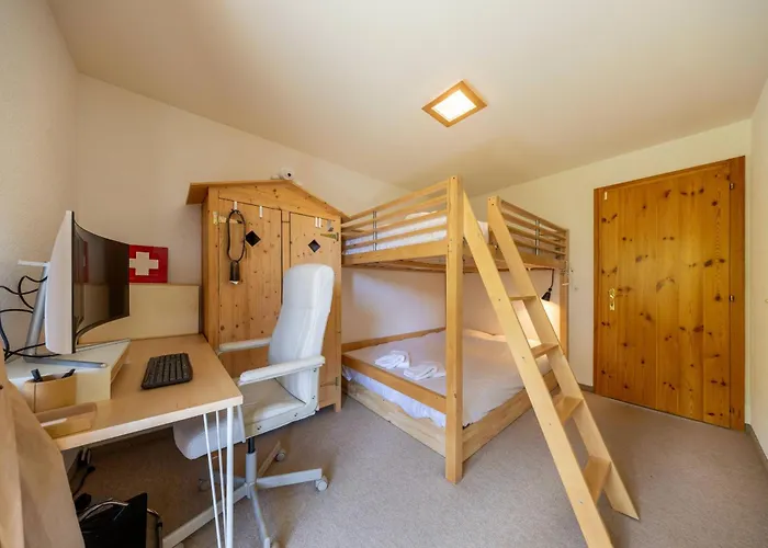 Victoria - Real Ski-in Out, Great View アパート